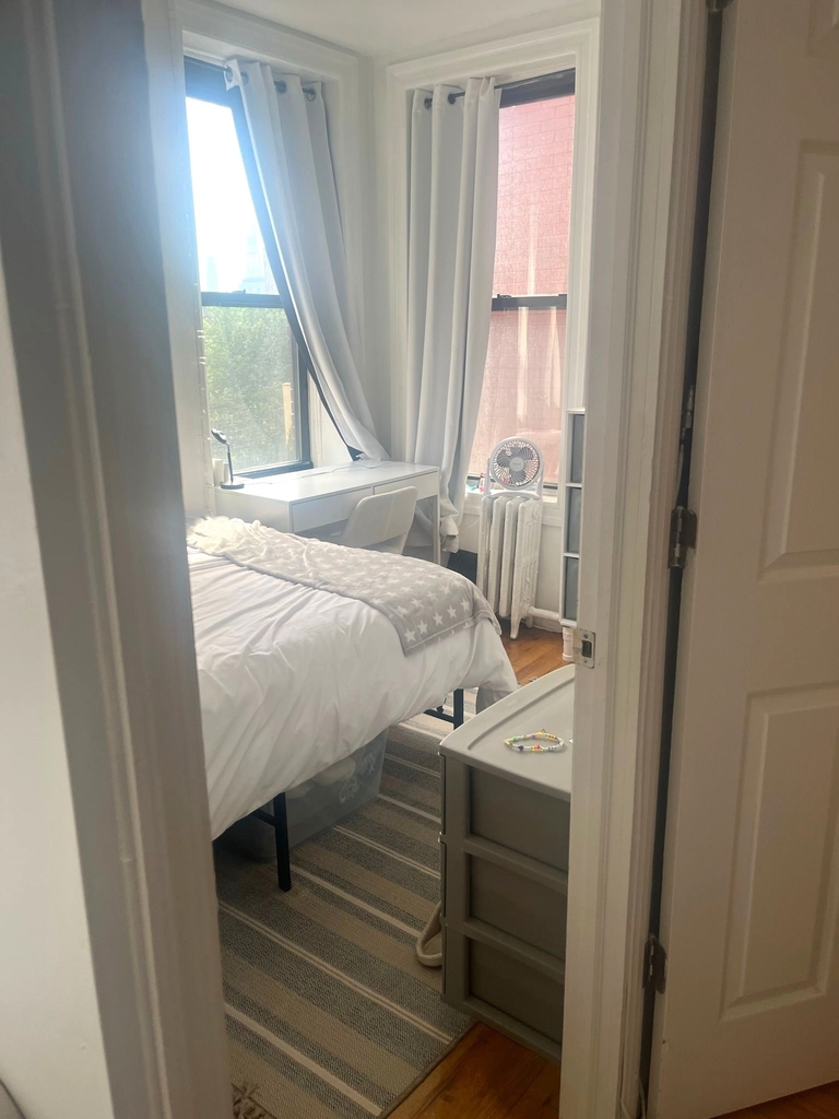 July 1st Move In - East Village East 6th St/Ave D - Photo 8
