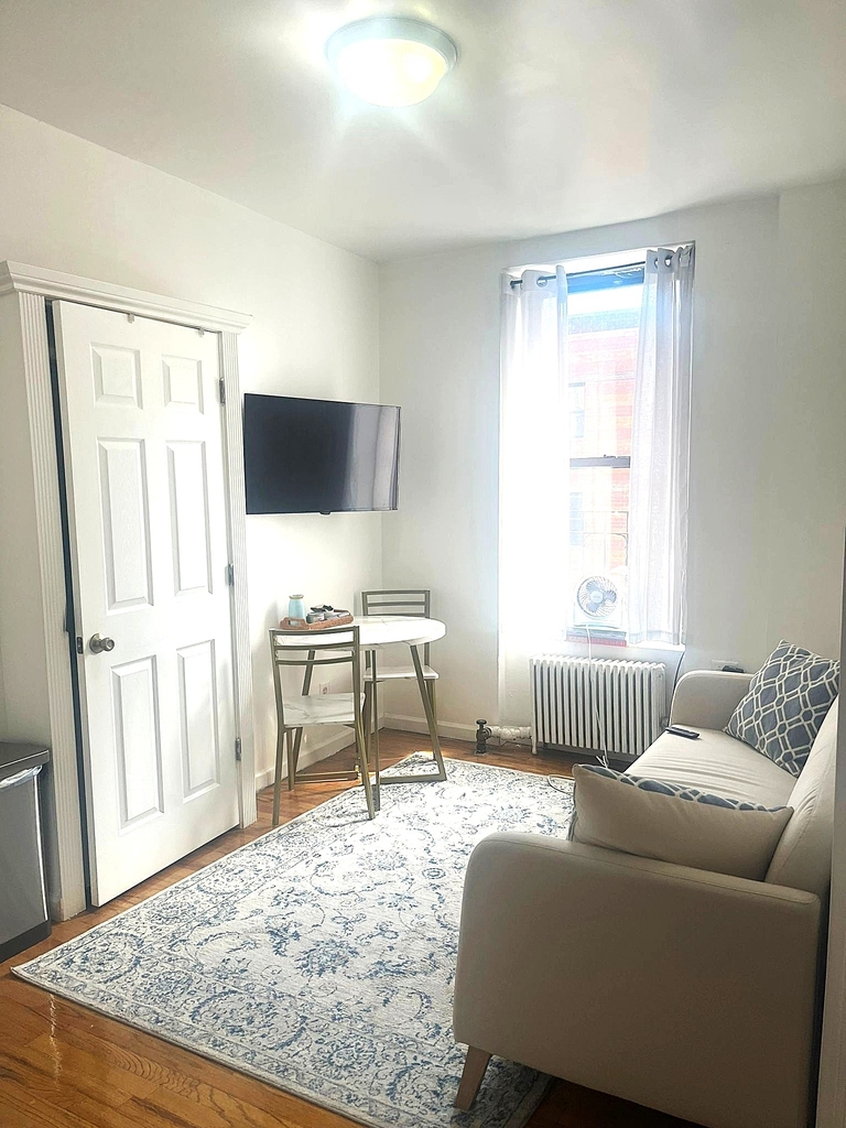 July 1st Move In - East Village East 6th St/Ave D - Photo 7
