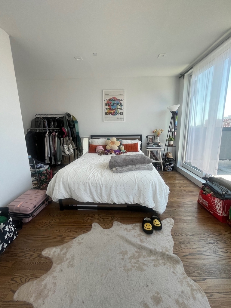 321 Woodbine Street - Photo 0