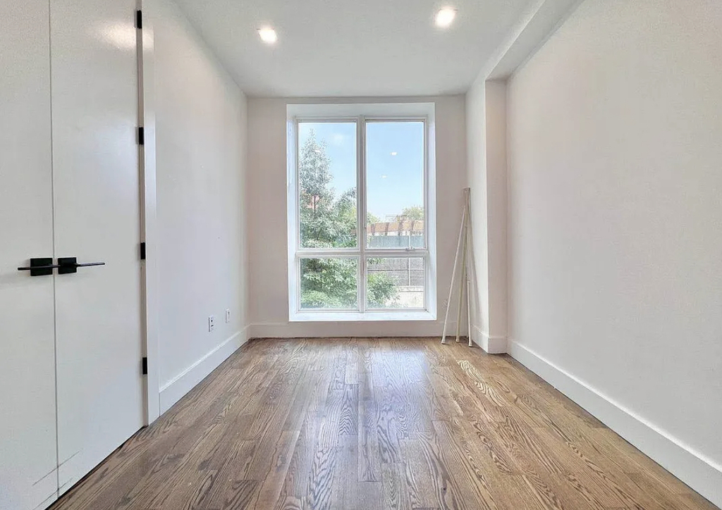 321 Woodbine Street - Photo 1