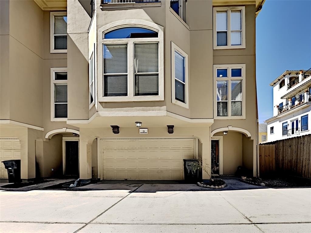 1304 Dart Street - Photo 0