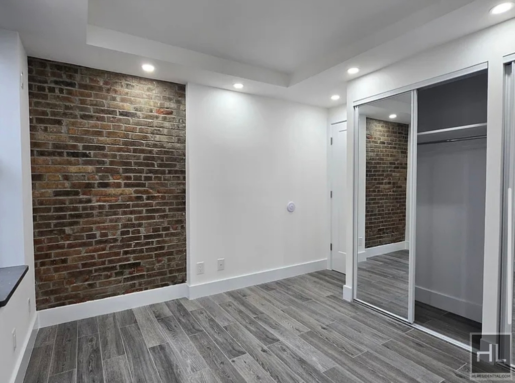 East 29th Street - Photo 4