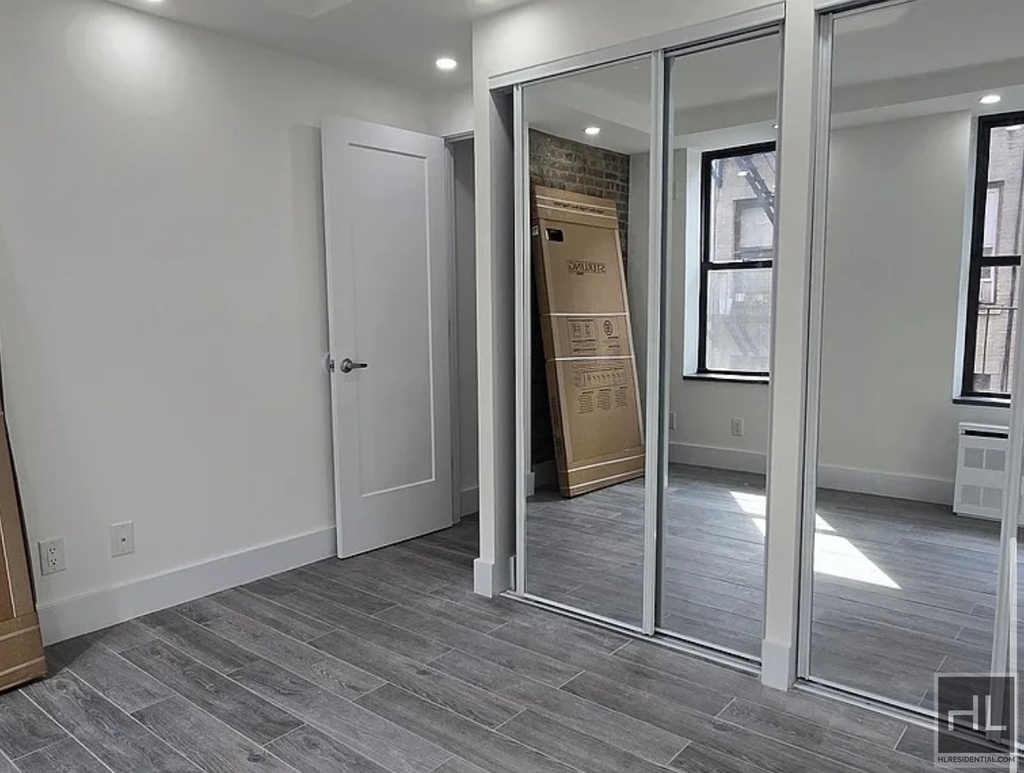East 29th Street - Photo 5