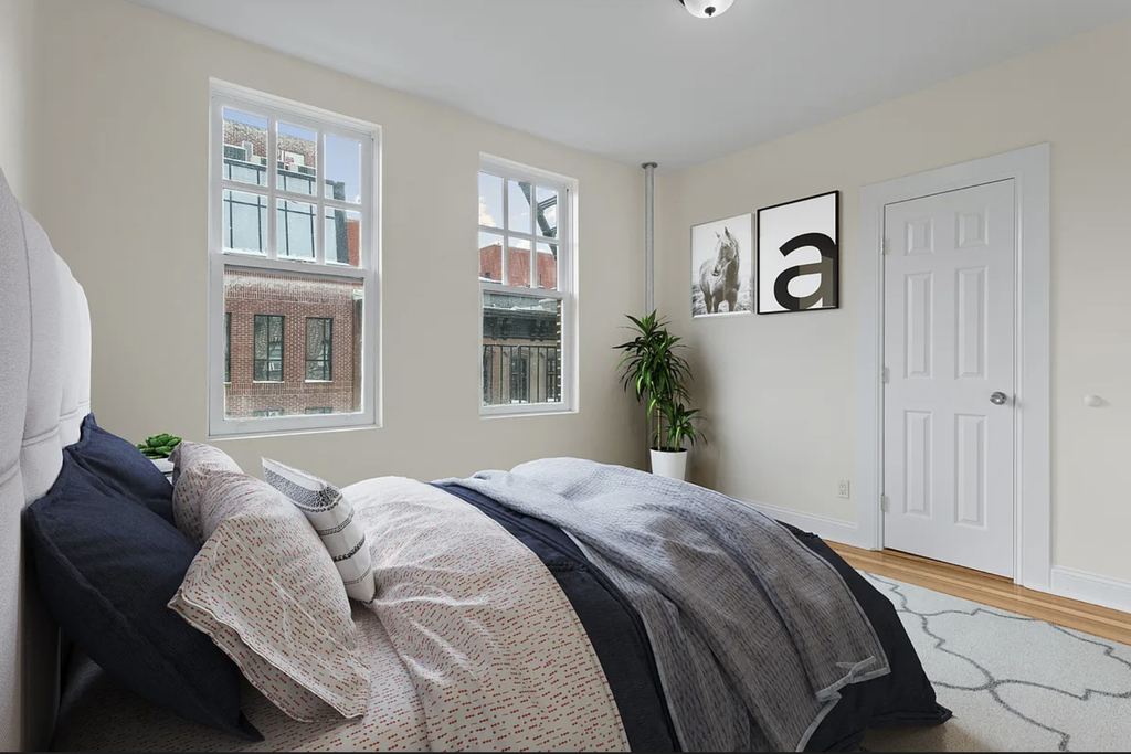 201 West 11th Street - Photo 2