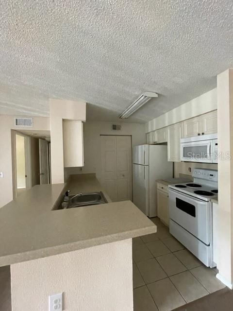 1221 Bermuda Lakes Lane - Photo 4