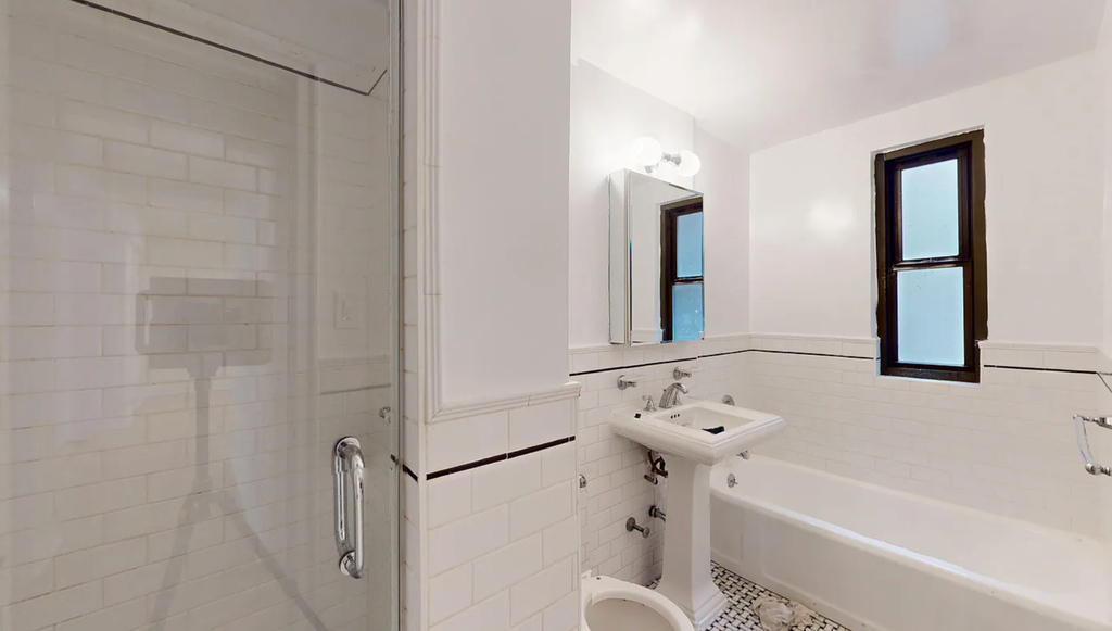 East 56th Street - Photo 9