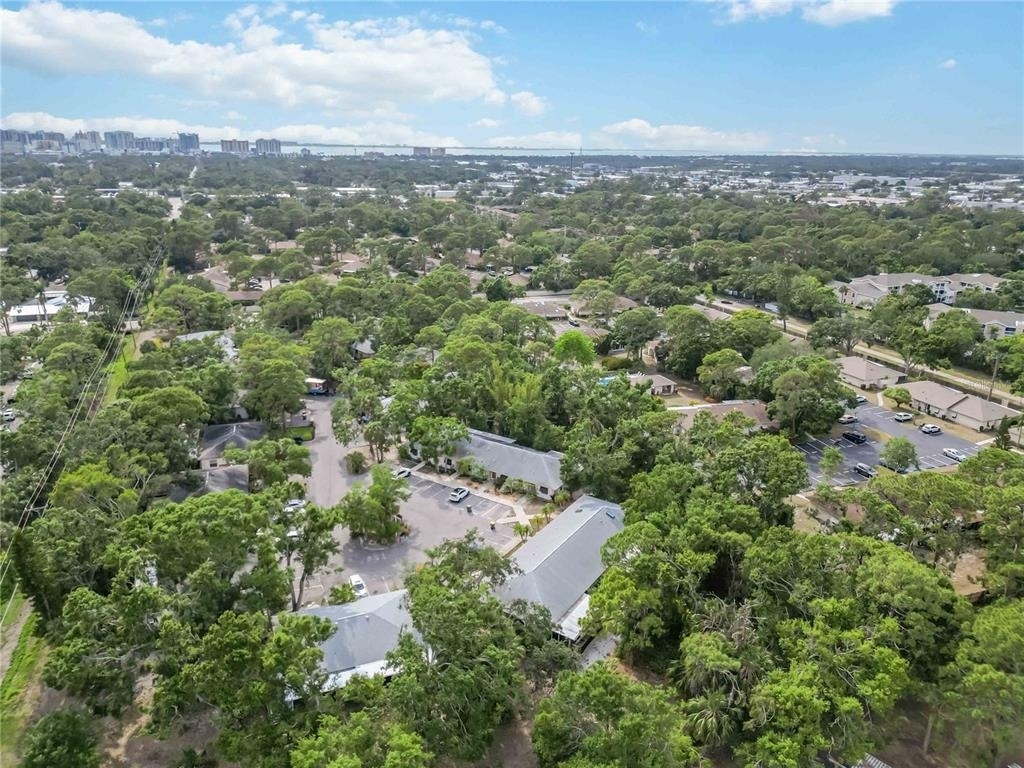 642 N Jefferson Avenue - Photo 49