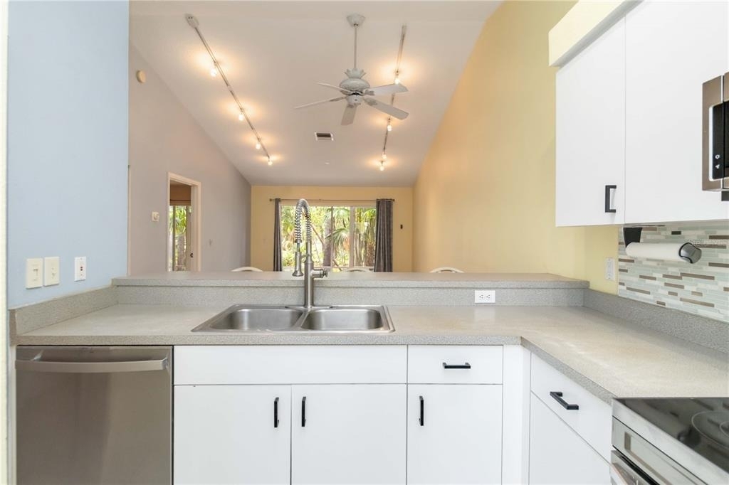 642 N Jefferson Avenue - Photo 11