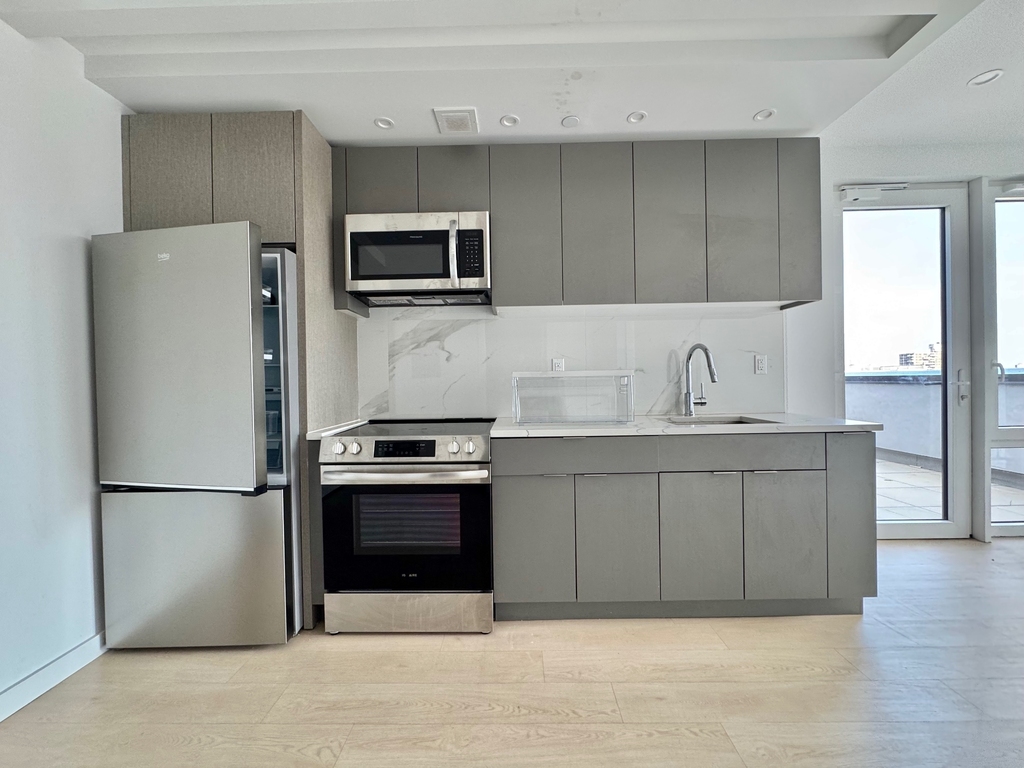 1499 Bedford Avenue - Photo 12