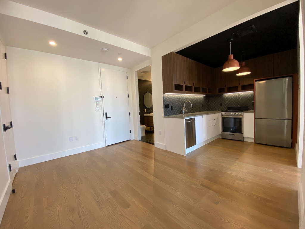 824 Lexington Avenue - Photo 1