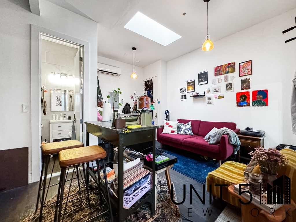 1114 Halsey Street - Photo 8