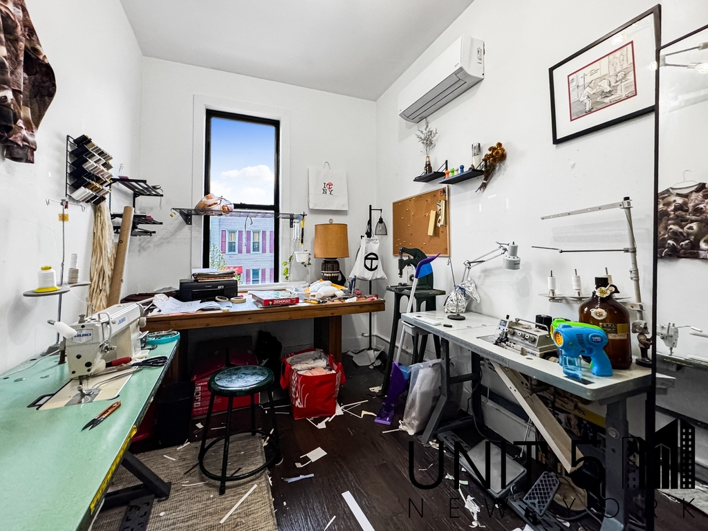 1114 Halsey Street - Photo 1