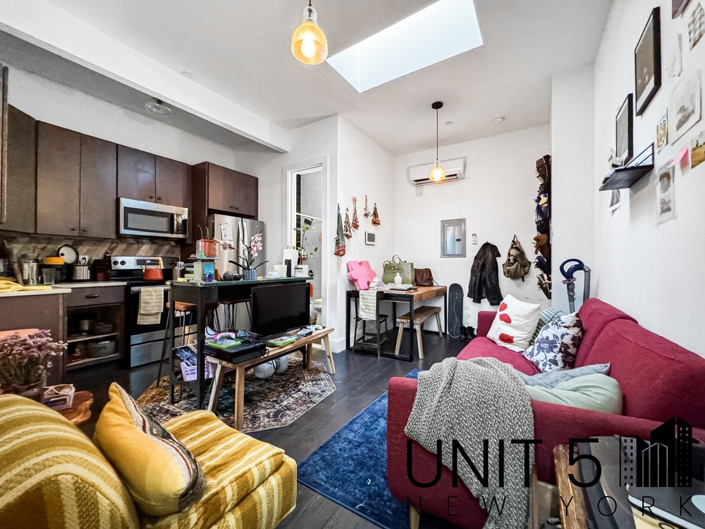 1114 Halsey Street - Photo 7
