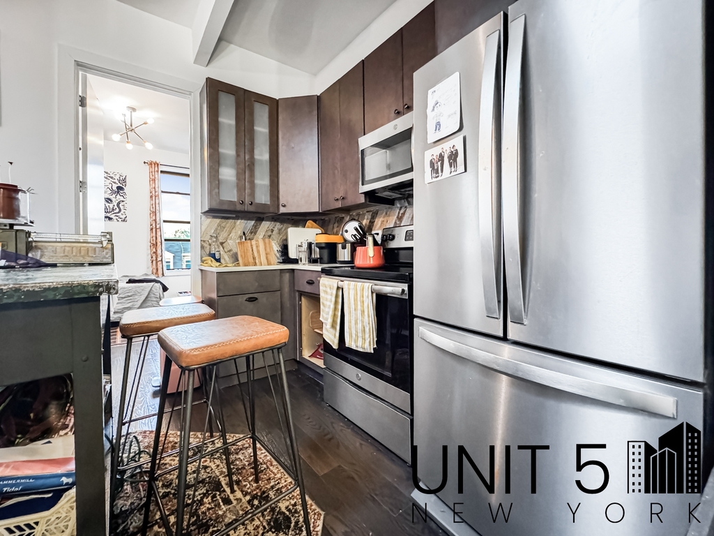 1114 Halsey Street - Photo 9