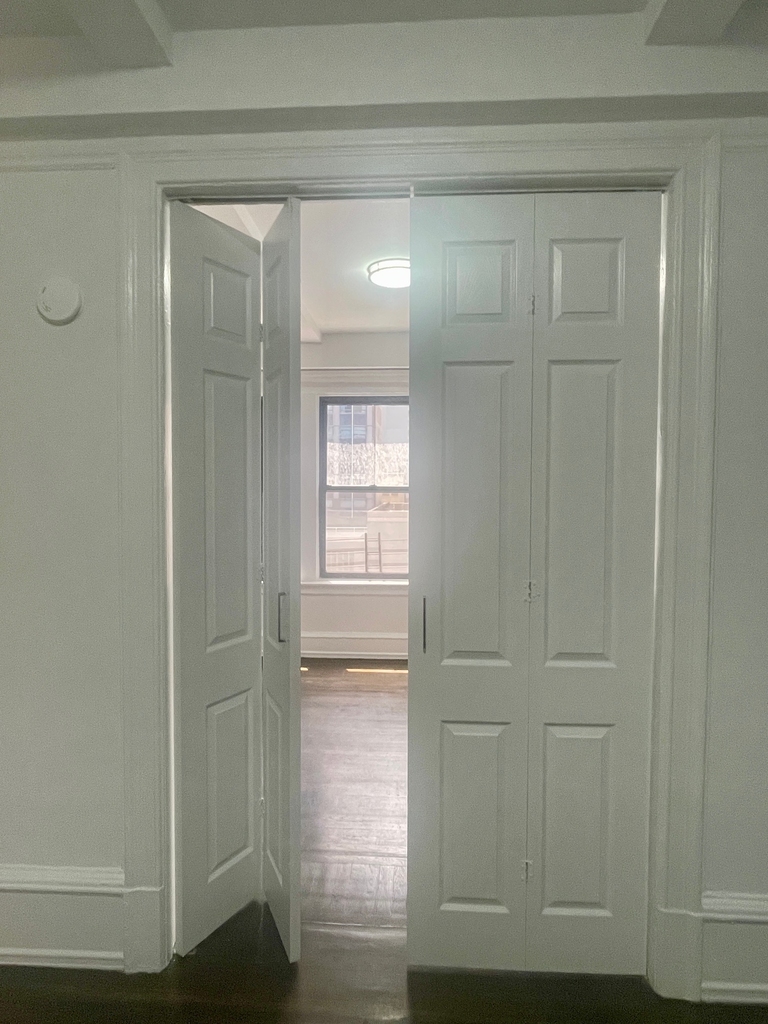 140 West 55th Street - Photo 5