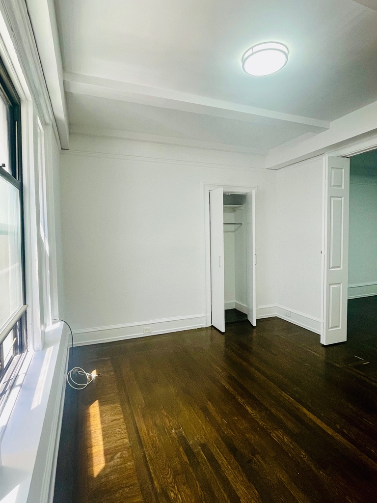 140 West 55th Street - Photo 6