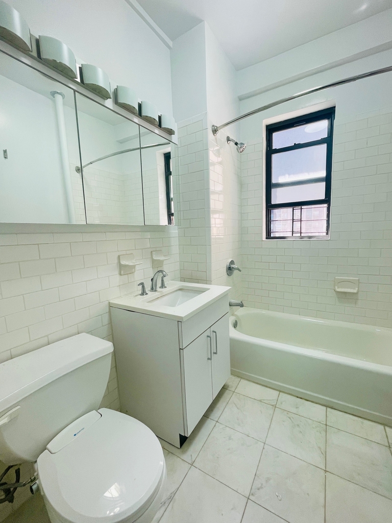 140 West 55th Street - Photo 7