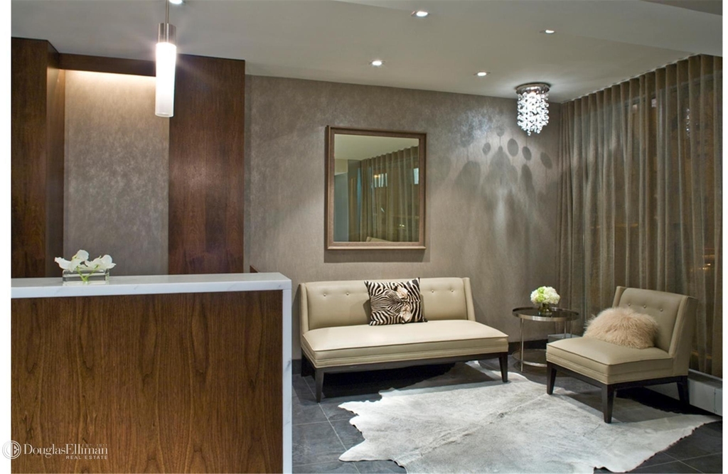 184 Thompson St - Photo 4