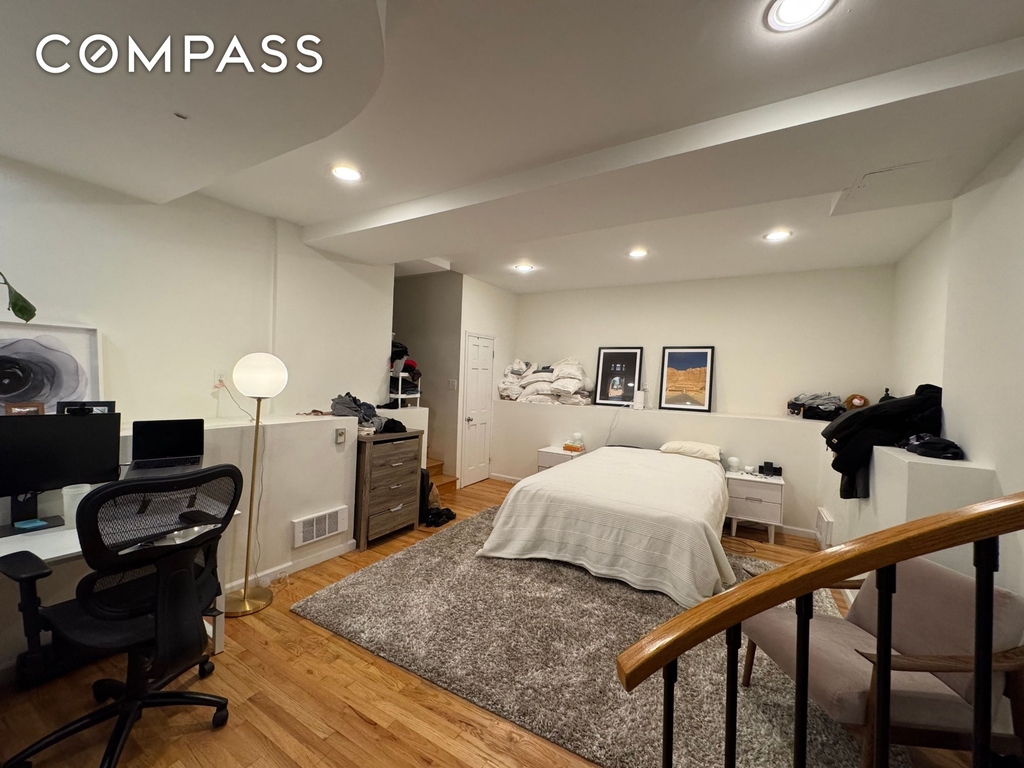 344 W 17th Street - Photo 9