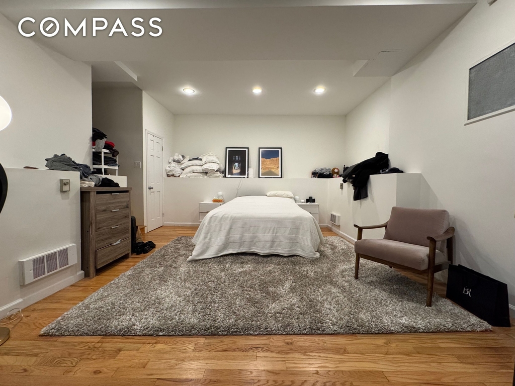 344 W 17th Street - Photo 7