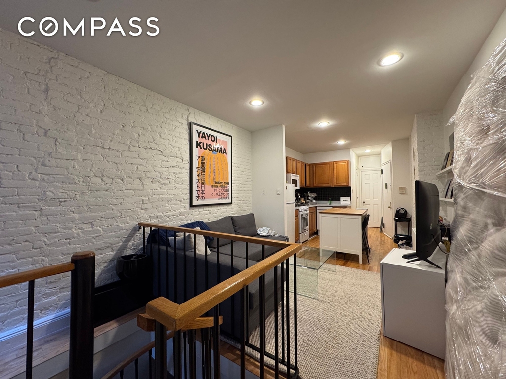 344 W 17th Street - Photo 3