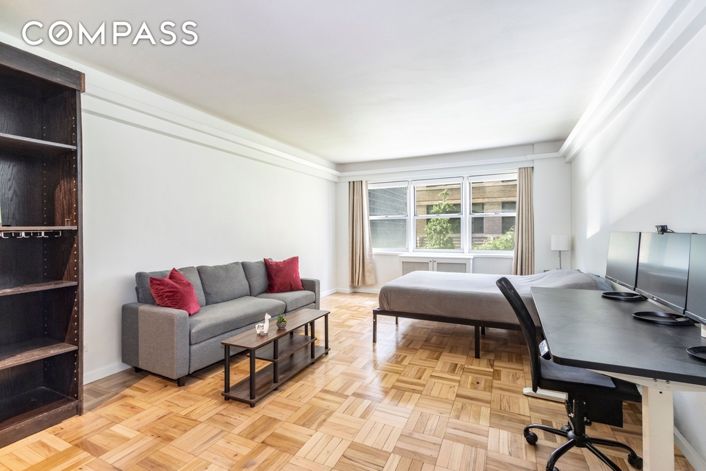 321 E 45th Street - Photo 0