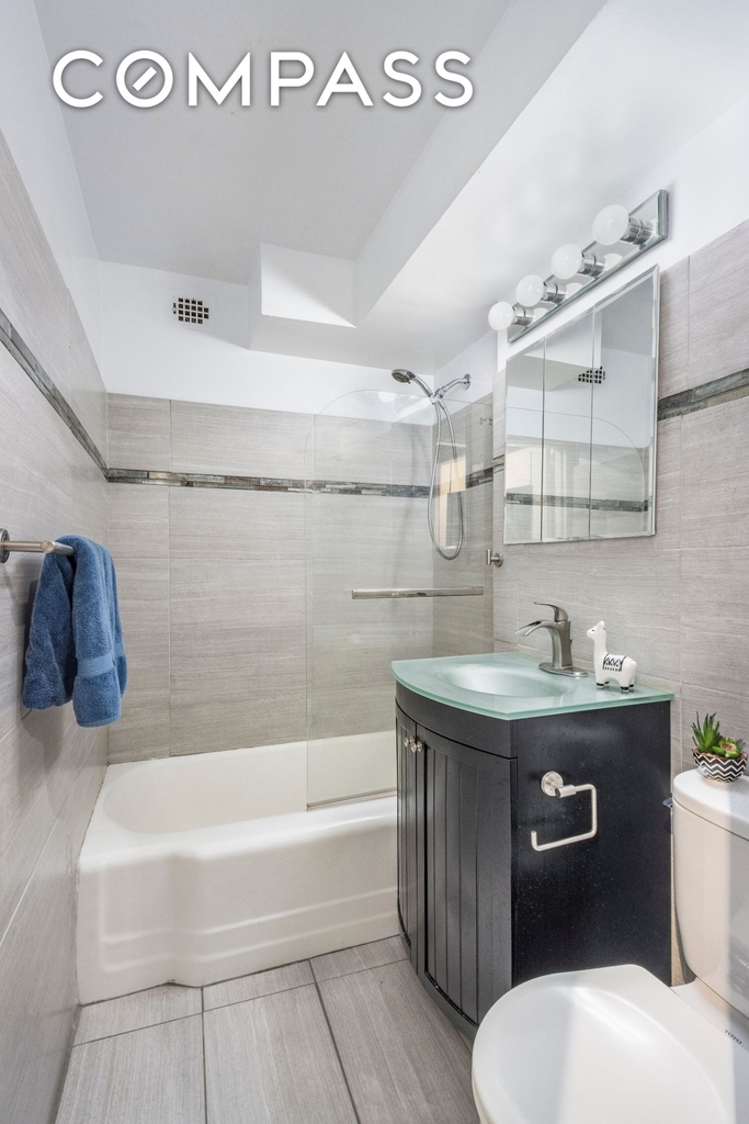 321 E 45th Street - Photo 5