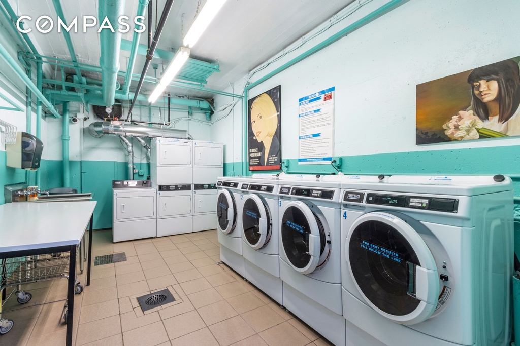 321 E 45th Street - Photo 6