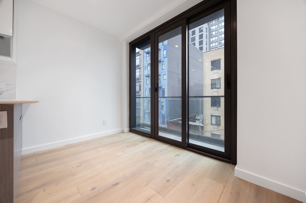 42-62 Hunter Street - Photo 2