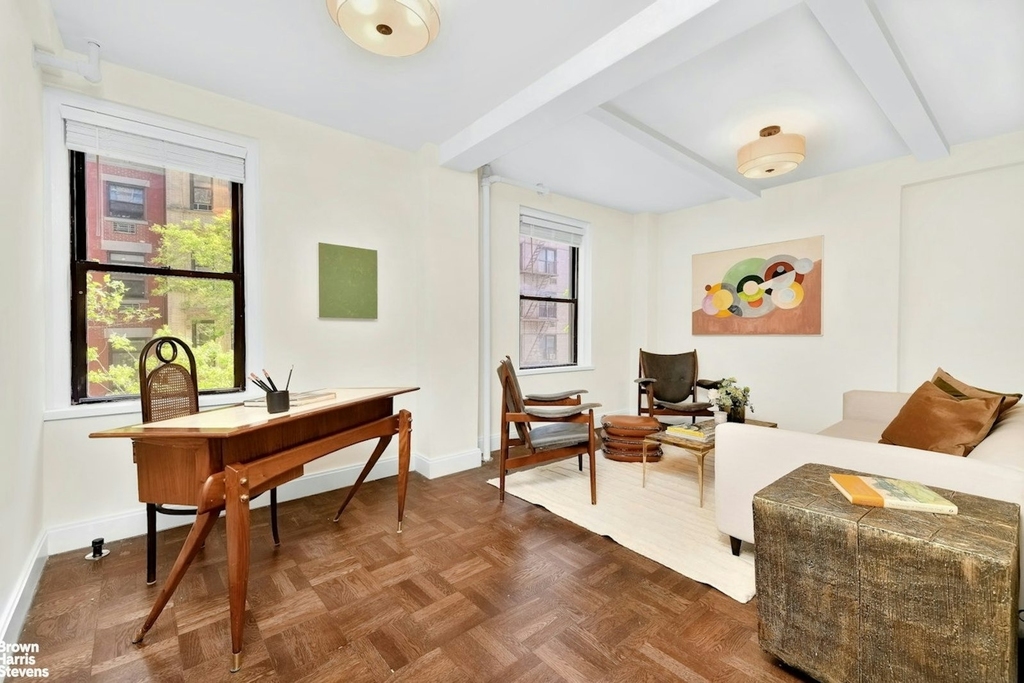 226 E 12th Street - Photo 1