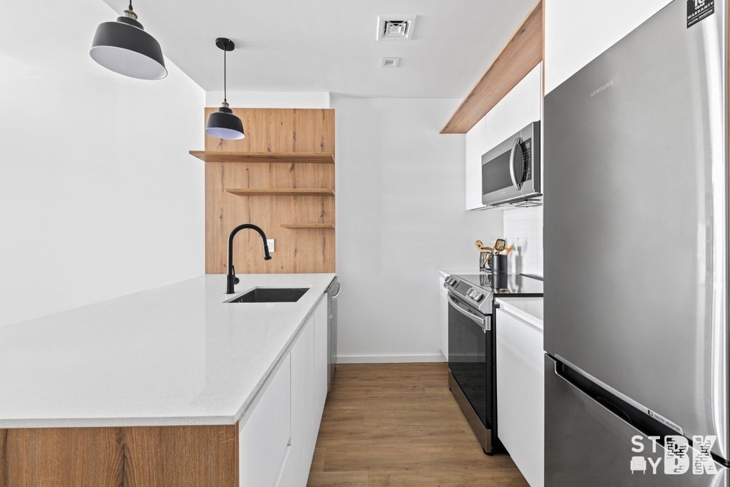 825 Dekalb Avenue - Photo 3