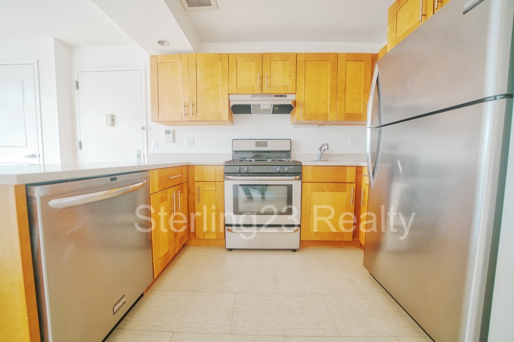 25-44 Crescent Street - Photo 0