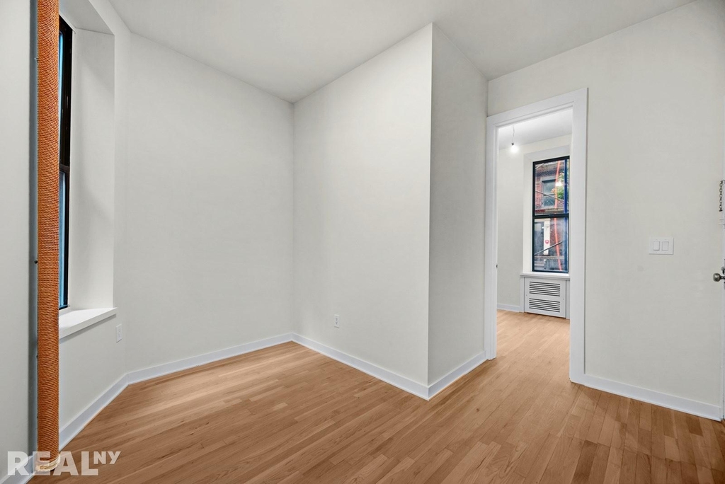 W 45th St - Photo 1