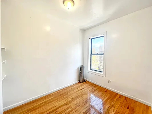 August 1st Move In - East Village East 6th St/Ave D - Photo 4