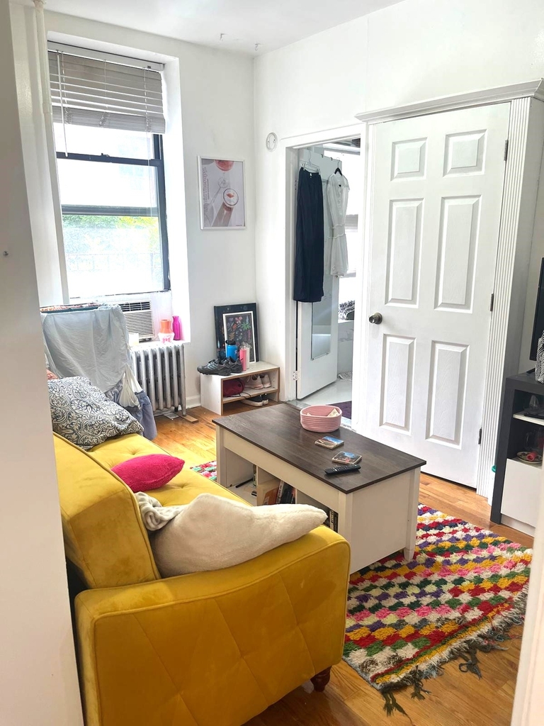 August 1st Move In - East Village East 6th St/Ave D - Photo 8