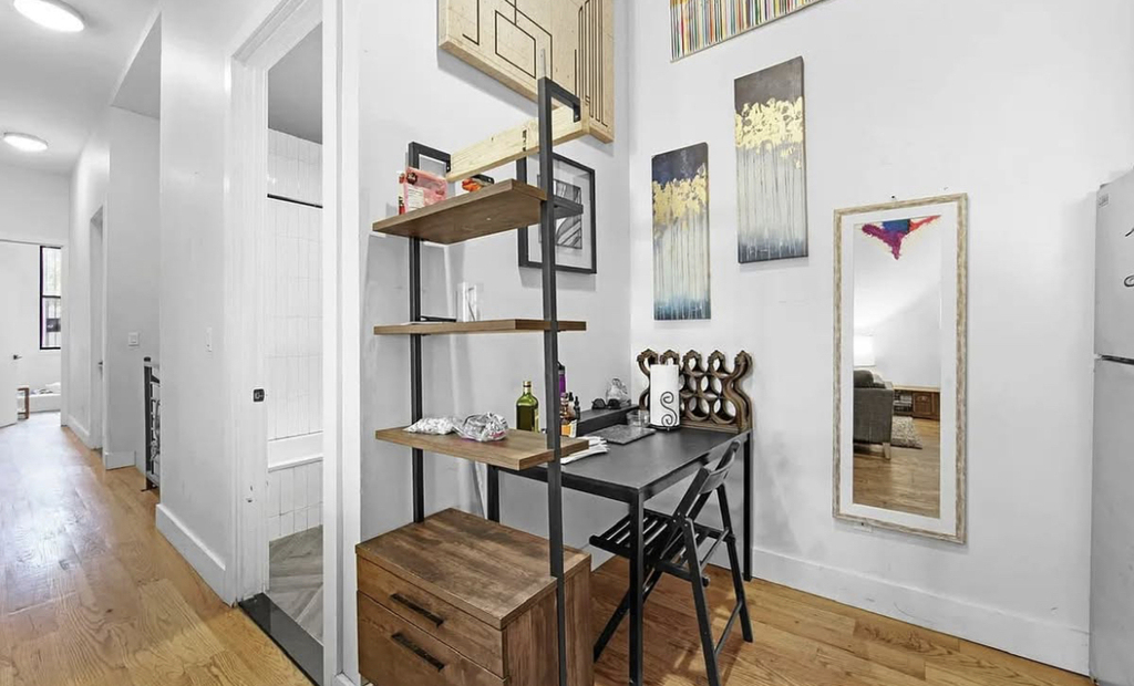 483 Evergreen Avenue - Photo 5