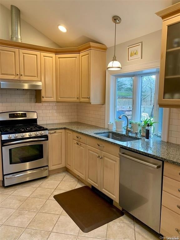6 Lynn Court - Photo 4