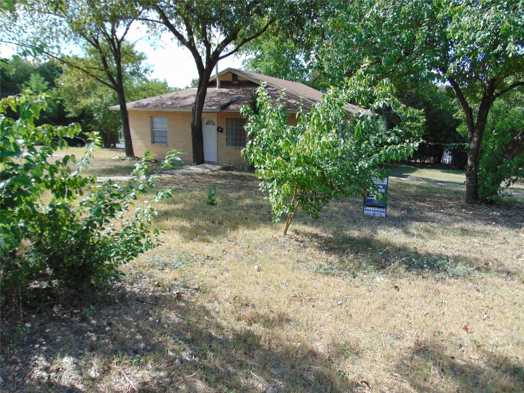 1701 E 38th St - Photo 0
