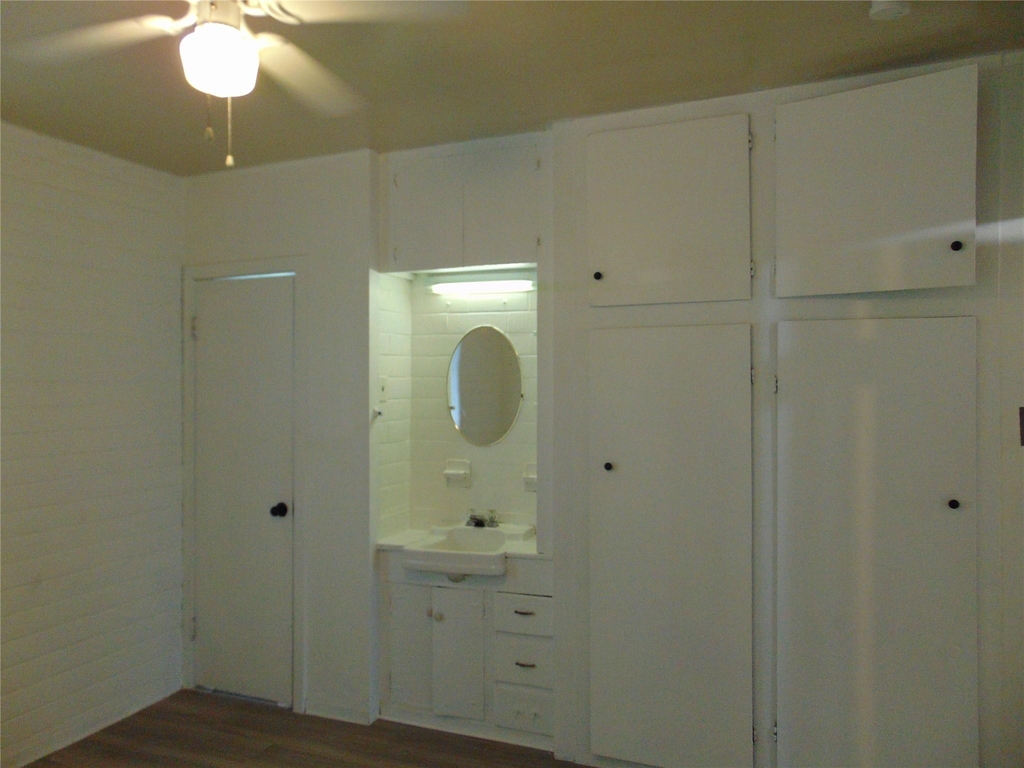 1701 E 38th St - Photo 5