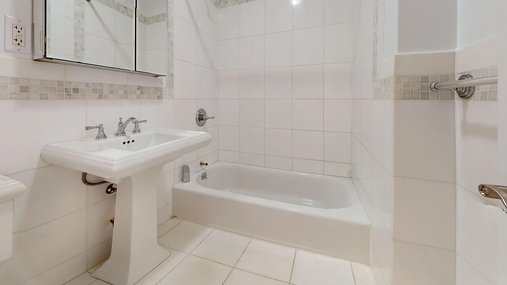 13 East 7th Street - Photo 5