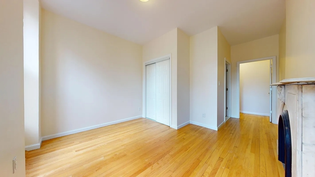 13 East 7th Street - Photo 3