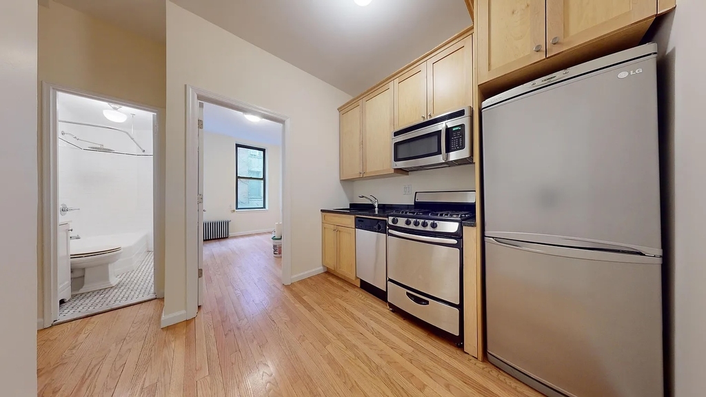 13 East 7th Street - Photo 1