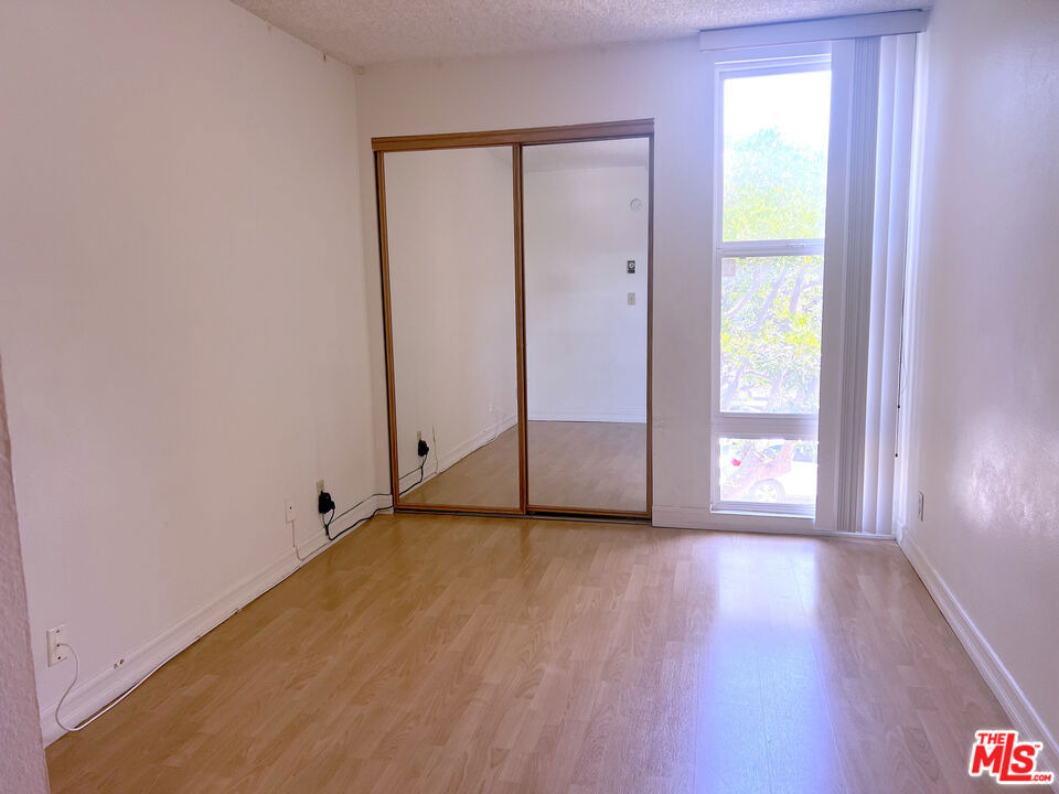 23901 Civic Center Way - Photo 4