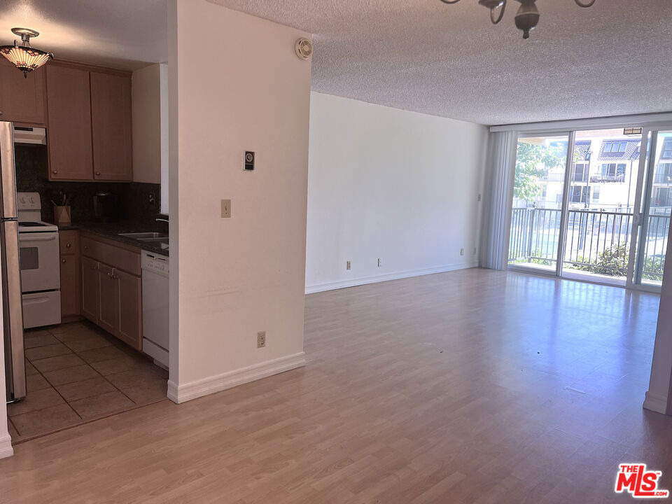 23901 Civic Center Way - Photo 6
