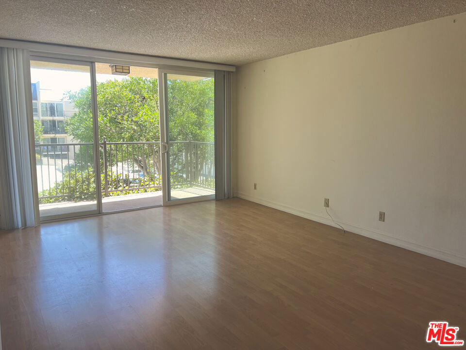 23901 Civic Center Way - Photo 11