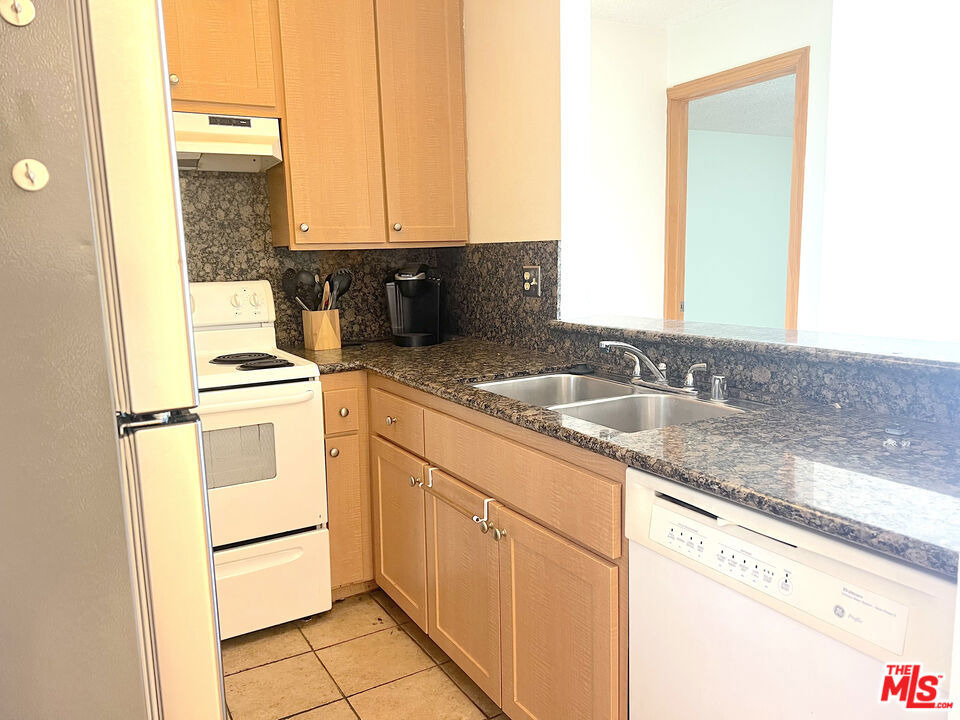 23901 Civic Center Way - Photo 7