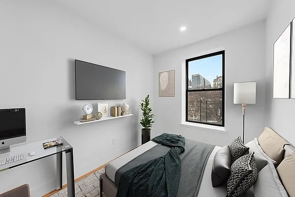 312 Manhattan Avenue - Photo 5