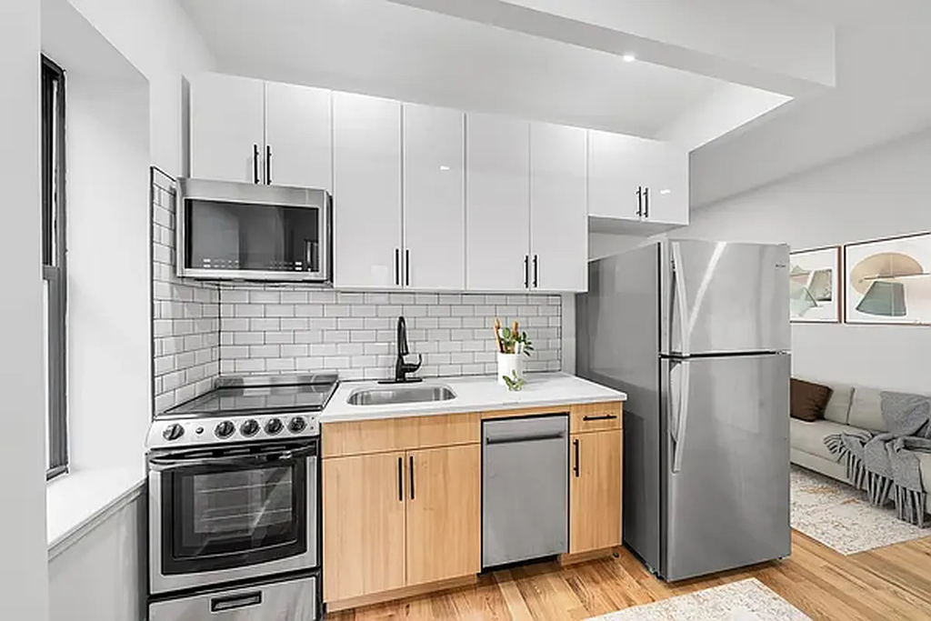 312 Manhattan Avenue - Photo 7