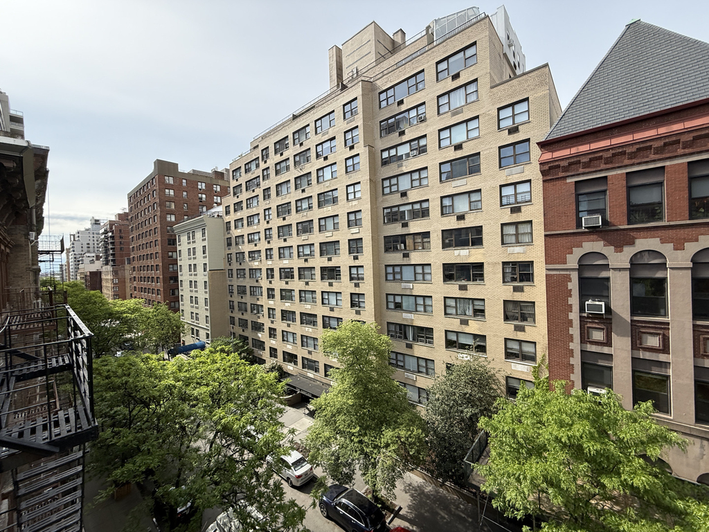  E 80th St - Photo 6