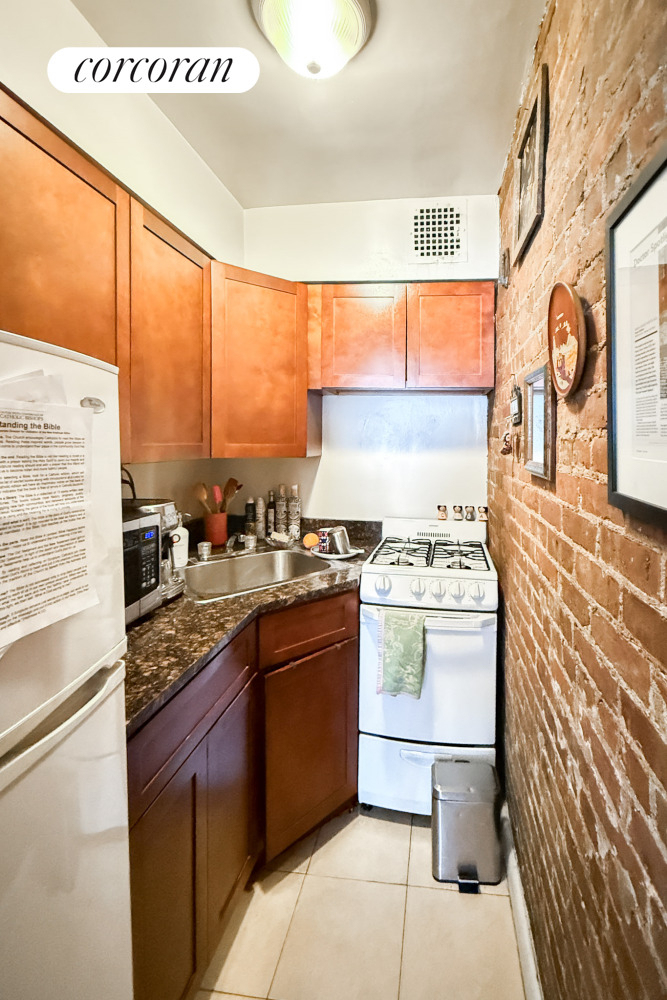 127 W 81st Street - Photo 2